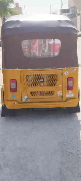 السلام عليكم تكتك البيع موديل 21 اوراق  اصفر لونين الدوس معمره والموس والباقي مابي شي كشرتها حلوه مكينه مجفته
بوشه وبستم تجي وتكلب وتشوف وتقتنع
السعر 5 مليون و 900 مكاني العمارة العوفيه
رقمي ***********
