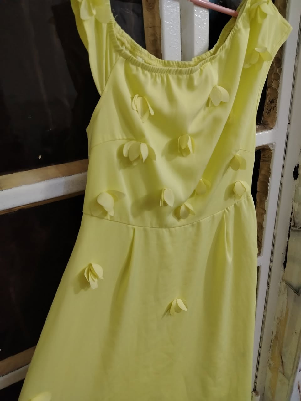 فساتين نظيفه بسعر رمزي بعد متوفر غيرهن للاستفسار واتساب ***********
