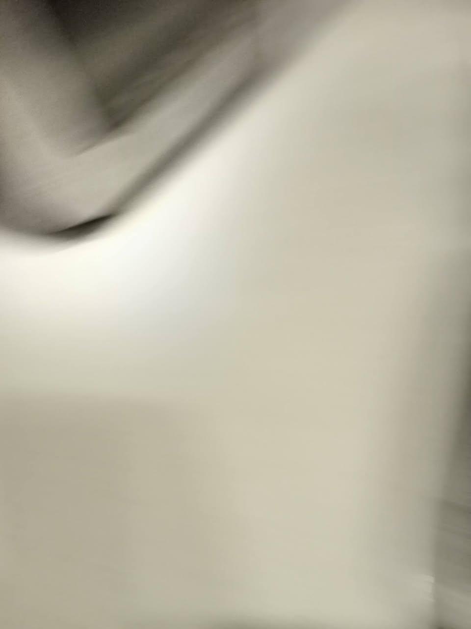 السلام عليكم درون رباعية شغالة ١٠٠٪بدون اي نقص غراضه كاملة بطارية عدد٢ لا اعرف استعمالها لانها كانت لابني وسافر وتركها نظيفة جدا ريمووت شحن ونظام جي بي اس ونظام رجوع تلقائي وباقي المواصفات لا اعرفها مكاني بغداد رقم موبايل *********** مهندس اماد ابو مريم متواجد على النت دائما... قيم بما يرضي الله وبالعافية علي ياخذها
