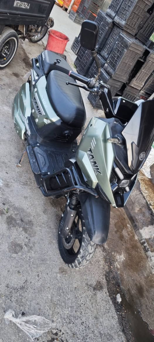 سلام عليكم دراجه شحن للبيع مديل 2025
نوع تانك الوحش 
8 بطريات كبار 
ملف 2000
سرعه حقيقي 85
تجي جنطين 
قفل بريك وقفل سترين وقفل سويج 
دراجه كفاله عامه 
بيها زنون اصفر البومه 
بيها رماش عالي وناصي 
بلوتوث عالي 
وبيها نضام بك رجوع وبيها وقوف p
سعرها مناسب 
مكاني نجف حي السلام سعرها 750 هذا رقمي ***********
