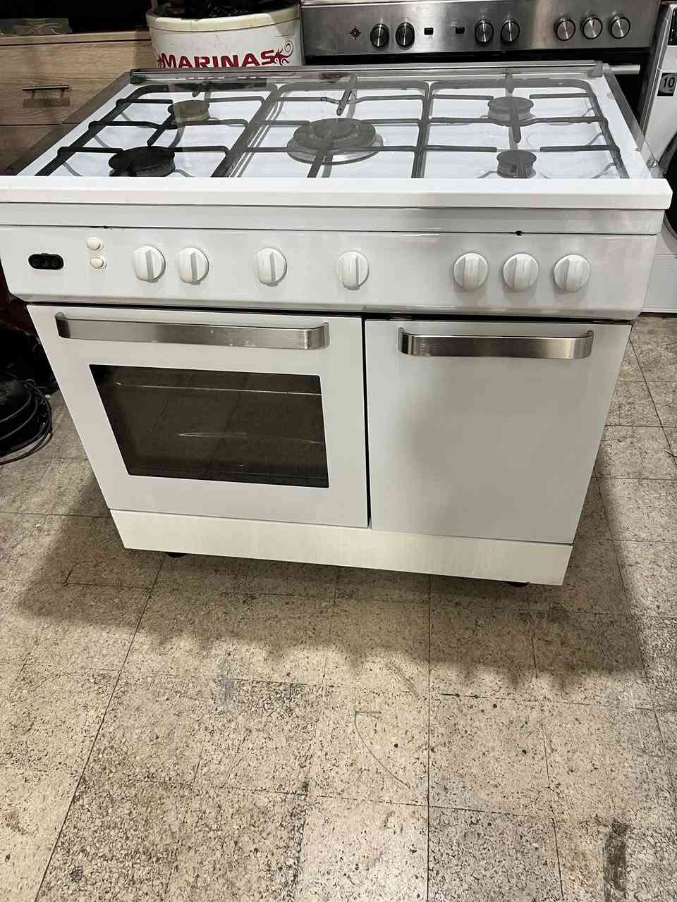 غاز 5عيون/ايطالي  🇮🇹 / نار زرقاء 🔥/ مفتاحين للفرن بحاله الجديد ((برج حمود 
تواصل 71239872☎️


**إذا كنت صاحب هذا الإعلان وتريد حذفه لأي سبب، رجاءا أرسل رسالة إلى الدعم الفني**