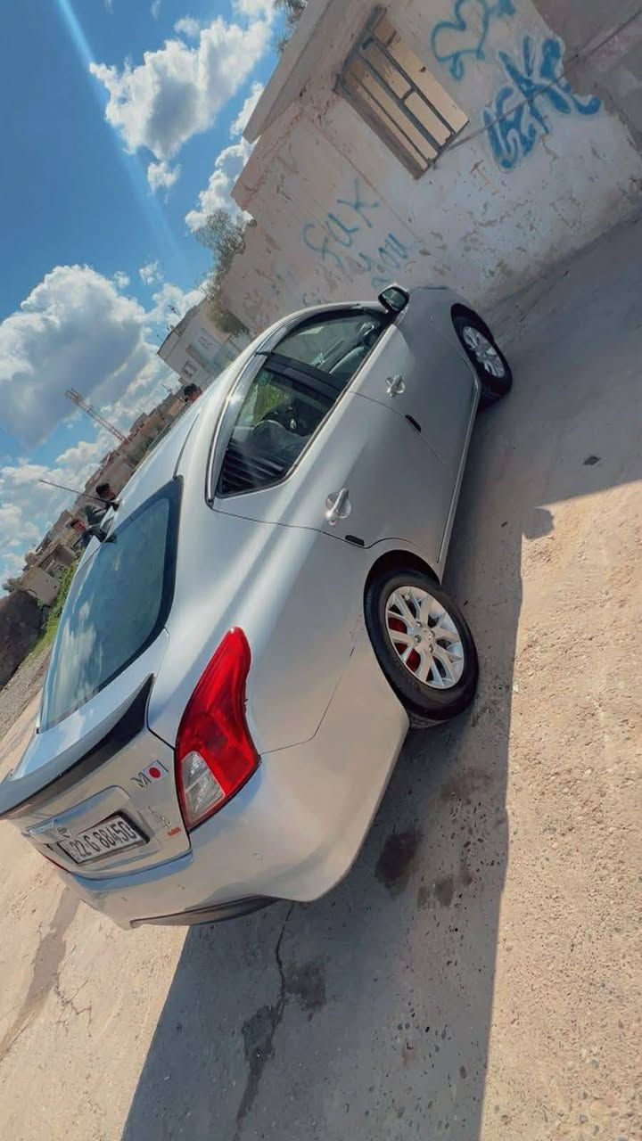 السلام عليكم 
نيسان صني هندي 
موديل 2021
رقم اربيل الدولي 
هزه و سنويه جديده 
كابون بأنزين الكتروني  
محرك وكير شرط 
كير توماتيك 
تبريد تدفئه 
طخم تايه جديد 
طخم حداديه جديد 
شاشه وكامره 
سياره ضررها قطعتين صبغ جاملغ وبوند بدون دواخل شرط وبيها بارد بسيط بالسقف
شرط التحويل 
السعر 88$وبيها مجال 
🛑ملاحظه مهمه
 يرجى الاتصال من  الساعه 9 صباحأ إلى الساعه 9 مساء
#العنوان موصل الجديده شارع بغداد مجاور سنتر بغداد
#مكتب ال رزان للسيارت
***********
***********
