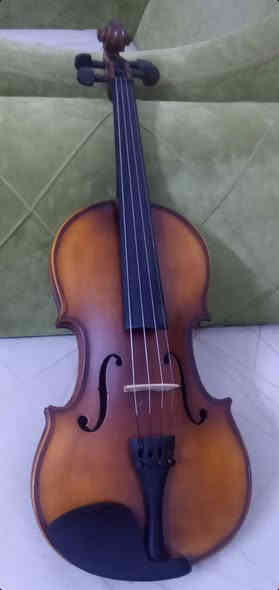 كمان حجم 4/4 ماركة أنتونيوس ستراديفاري في بغداد (***********)
