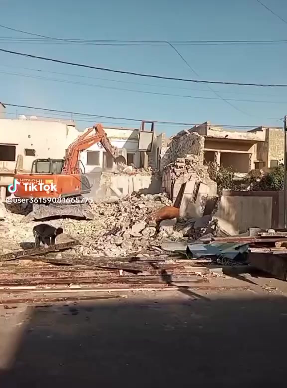 سلام عليكم يوجد اليات هدم وتفليش البيوت القديمه تعديل الشيش رفع نقاذ مواد بناء رمل حصو جميع مقاولات داخل تكريت يوجد نفط اسود رش برميل ***********. 
***********
