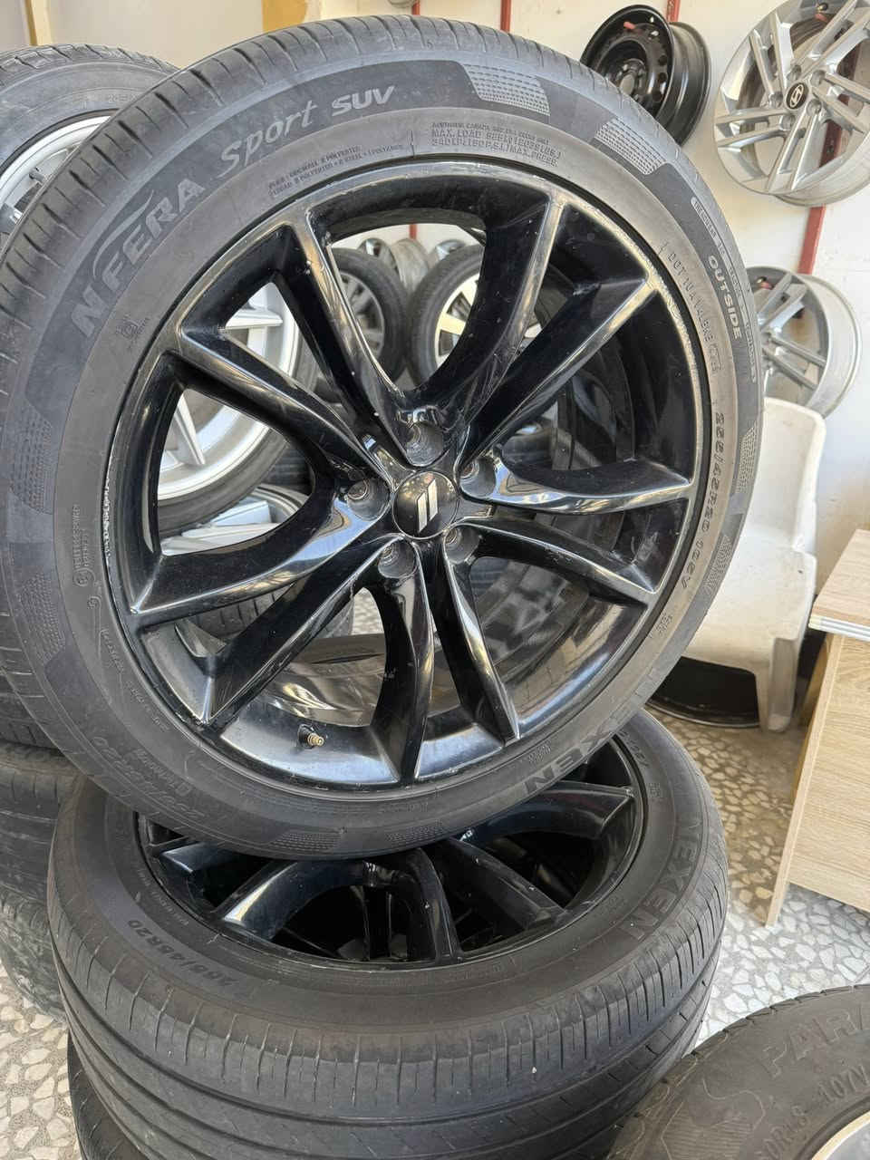 تخم بلاك توب اصلي مو تجاري حجم 20معه تخم تاير للبيع او مراوس مكاني كربلاء اطوريج
***********
