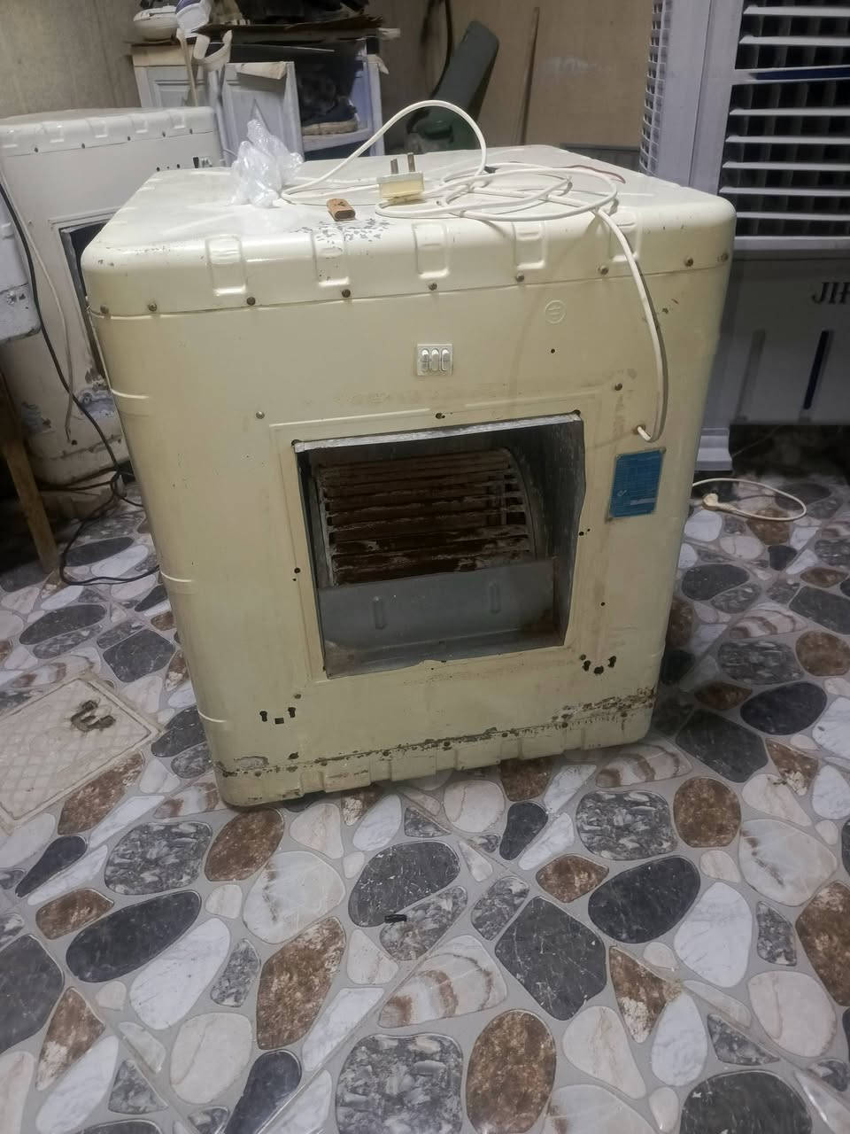 سلام عليكم
مبردة نوع حافظ سرعنين 

خانقين جبراوه سعر خاص او ***********

