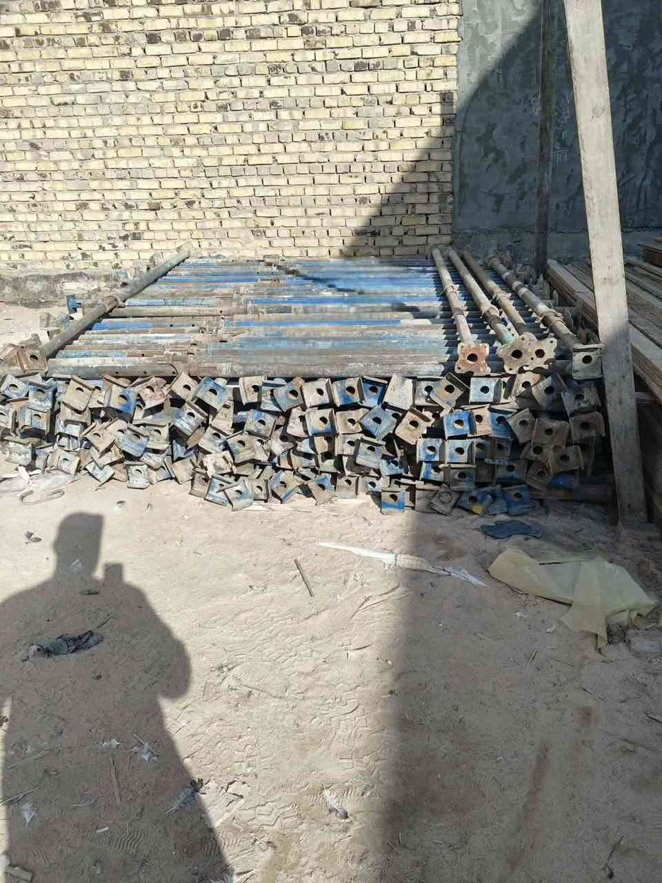 جكات حاظن نظيف سن الخشن وزن الثقيل العدد 250 جك للاستفسار الاتصال على الرقم *********** الحله 
الاصلي القديم
