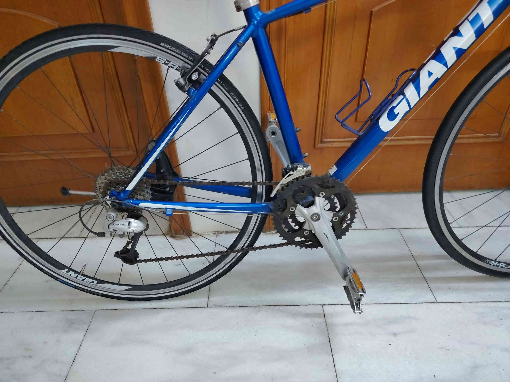 340 الف giant scaepe RX3
شارع فلسطين خلف بانزين خانة المهندسين ***********
