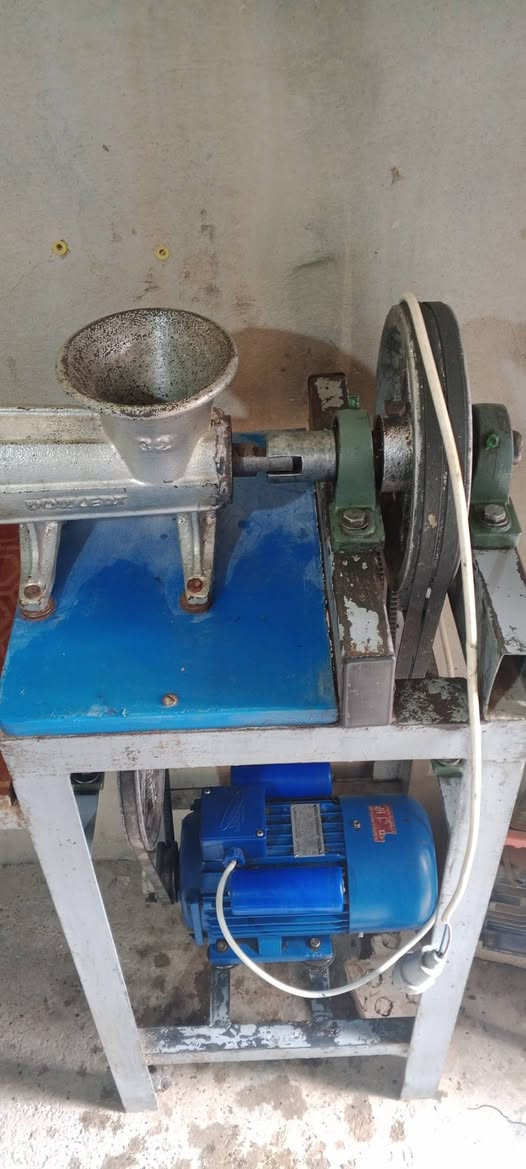 السلام عليكم يتوفر مكينة ثرم لحم حجم كبير
للاستفسار الاتصال او مراسله ع واتساب ***********
