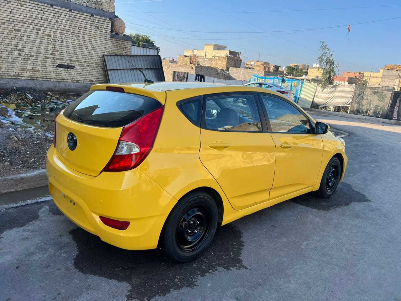 السلام عليكم للبيع اكسنت وراد امريكي حادث جاملغ الخلفي شواصي والغود مكفولات معيوده صبغ جديد مكينه وكير مكفولات تخم تاير جديد دوشمه عام سياره جاهزه  2012 هاج باك رقم بغداد مصفره هيئه وغرامات سنويه 27 شرط التحويل مكان سياره بغداد الحسينيه السعر 65 
***********
