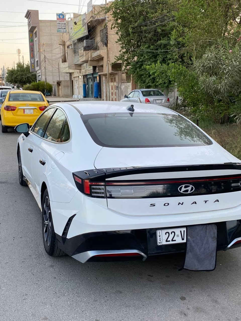 سوناتا 2024  محرك 2.5 بنزين
للبيع Hyundai Sonata 2025 فئة SEL بحالة ممتازة جداً

الممشى: 20 كم فقط

 المحرك: 2.5 لتر بنزين

 ناقل الحركة: أوتوماتيك

 ترقيم:  رقم اربيل 

 الملكية: السيارة باسمي 

 الضرر :صور الضرر موجوده بالمنشور سيارة ضربته خفيفه وتصليح 100‎%‎

 • ضرر قبق الجنطة فقط بدون ايرباك 

 المواصفات:SEL

 كاميرا خلفية

 حساسات خلفية

 شاشة

 تحكم ستيرن

 تشغيل بصمة

تبريد لمس

رادارت امامية خلفية + جوانب 

داخل مخمل ابيض 

سايد بريك الكتروني

اتو هولد

مقاعد كهرباء 

السيارة جديدة بدون اي نقص 

السعر 225$ وبيها مجال 

العنوان / واسط - الصويرة 

***********
