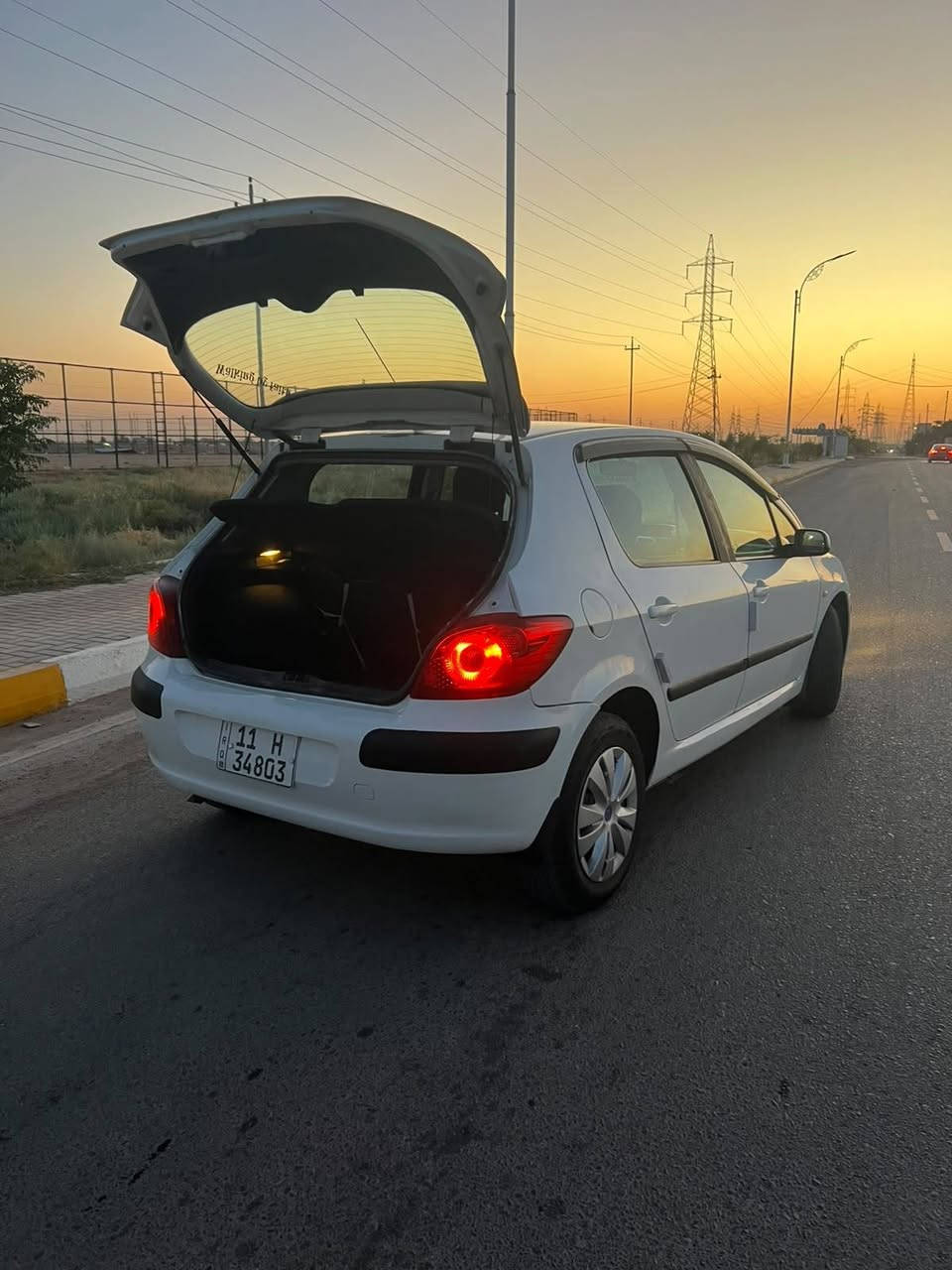 السلام عليكم 
بيجو 307 موديل  2006 السيارة بأسمي سنويه لل2030 رقم انكليزي بغداد هزه جديده 
تخم تاير جديد بالكارتون
كير محرك مكفولات 
ريمونت السيارة جنطة ع الريمونت والبيبان وتصعيد الجام اثناء القفل ايضاً ع الريمونت 
تبريد ثلج 🥶 تدفئه نار 
دشبولها شخط مابي
 شاشة ايباد
 حتى ارضيات الشركه وياها
كهربائياتها كلها شغالة مابيها شي ميشتغل 
السيارة شرط اي چطل مابيها 
💐 السعر 53 وبيها مجال بسيط 
السياره وضع شركه بدون صبغ او ضربه خارج او دواخل  بيها ربع الباب سايق وبهلال جاملغ خلفي بس رش بدون قطرة معجون او ضربة وتجي تكلب وتشوف 

للاتصال علرقم
***********

