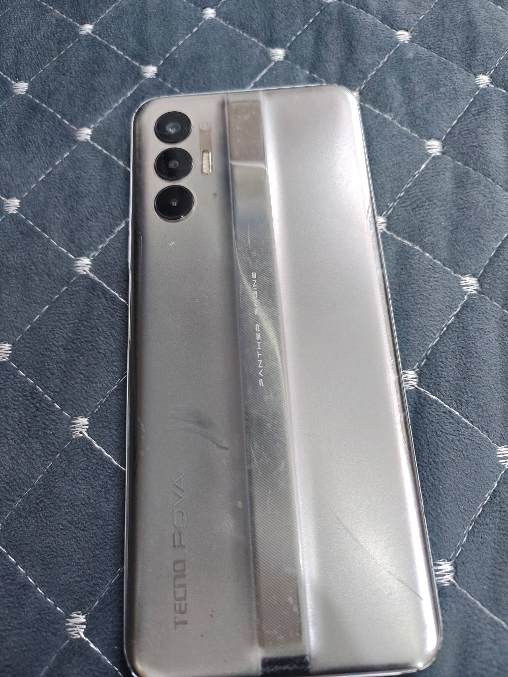 تلفون تكنو طراز TECNO LF7  
اصدار 12 
وحدة المعالجة المركزية 88G
الكامرا الامامية 8M
الكامرا الخلفية 50M 
RAM 5 GB  قابلة للتوسيع 
ROM 128.00 GB
البطارية 7000mah
شاشة 1080X2460