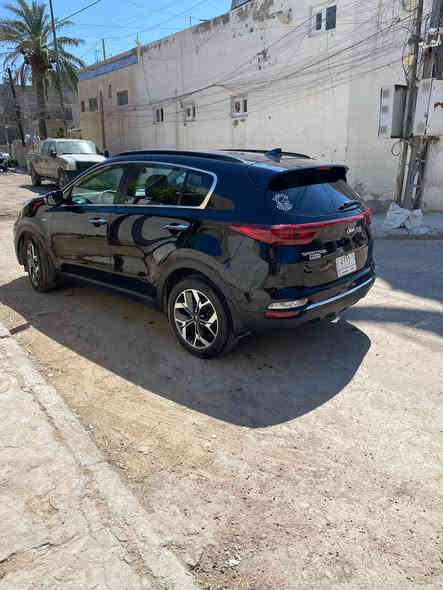 السلام عليكم 
كياسبورتج موديل 2022وارد أمريكي 
محرك 2400
مواصفاتEx
داخل اسود 
تحكمات استيرن
قطعتين تبريد 
ثلاث وضعيات قياده
تحديد مسار 
نزول منحدرات
تخم تاير جديد 
سياره جاهز من كلشي  
مشروع وطني باسمي
السعر 160 وبيه مجال
مكاني بغداد المشتل 
***********
