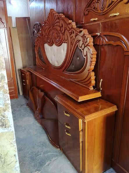 السلام عليكم للبيع غرفه اخشاب انجاره تكمه ونضيفه مابيها اي ضرر سعرها 750 العنوان  سامراء جبيريه الثانيه مقابل جبيريه الثالثه شارع الحدادين للاستفسار ***********
