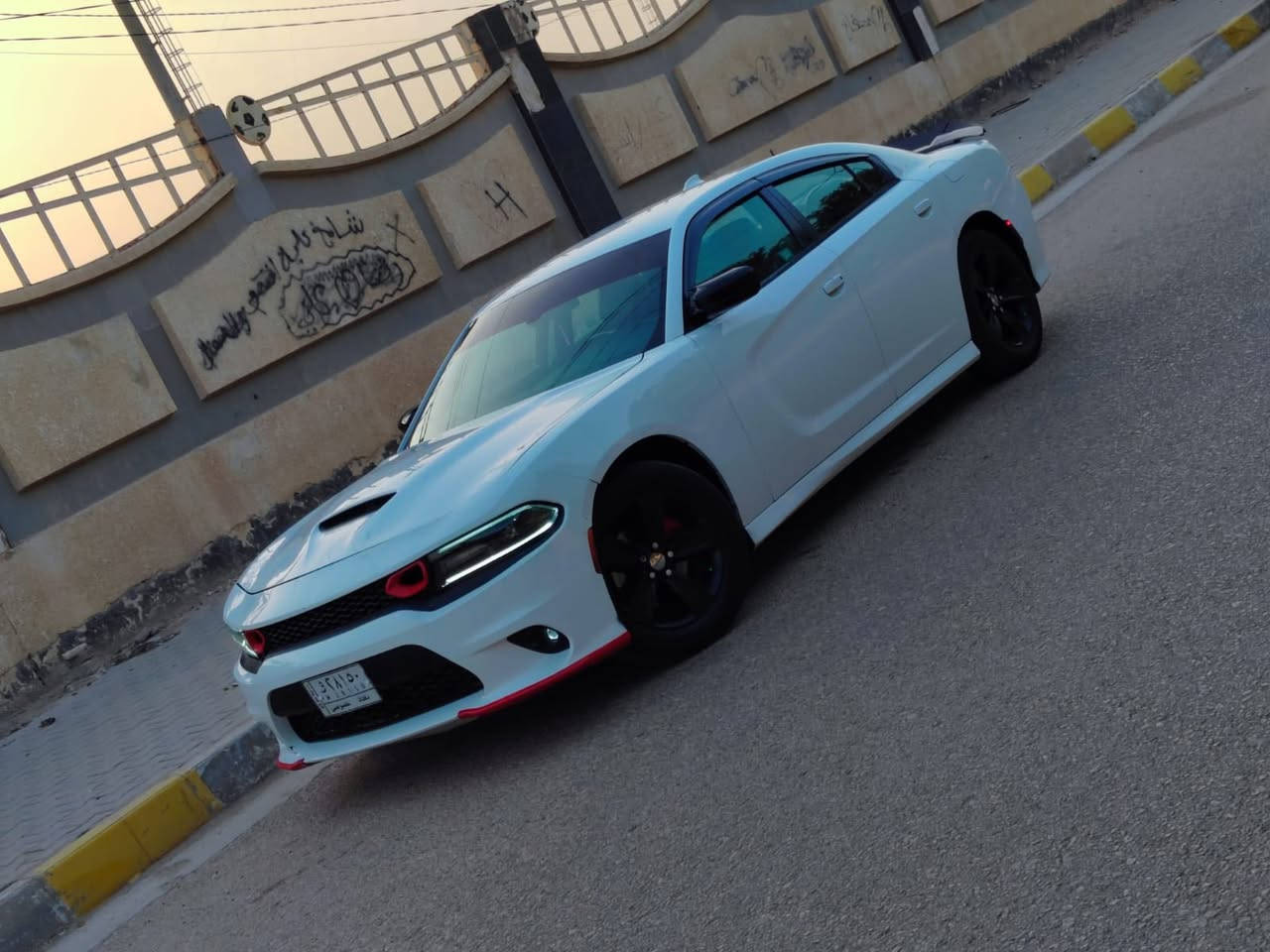 جارجر 2017 اصل رقم بغداد
مكينه 6 سلندر 3.6
كير طيارة
شاشه كبيرة
كشنات جلد كهرباء
تدفئه تبريد بالكشنات

ماشيه 100 الف
حادثها جاملغ امامي  موضح بالصور وبيها صبغ حزام
مكانها كربلاء
***********
السعر 158 ورقه
