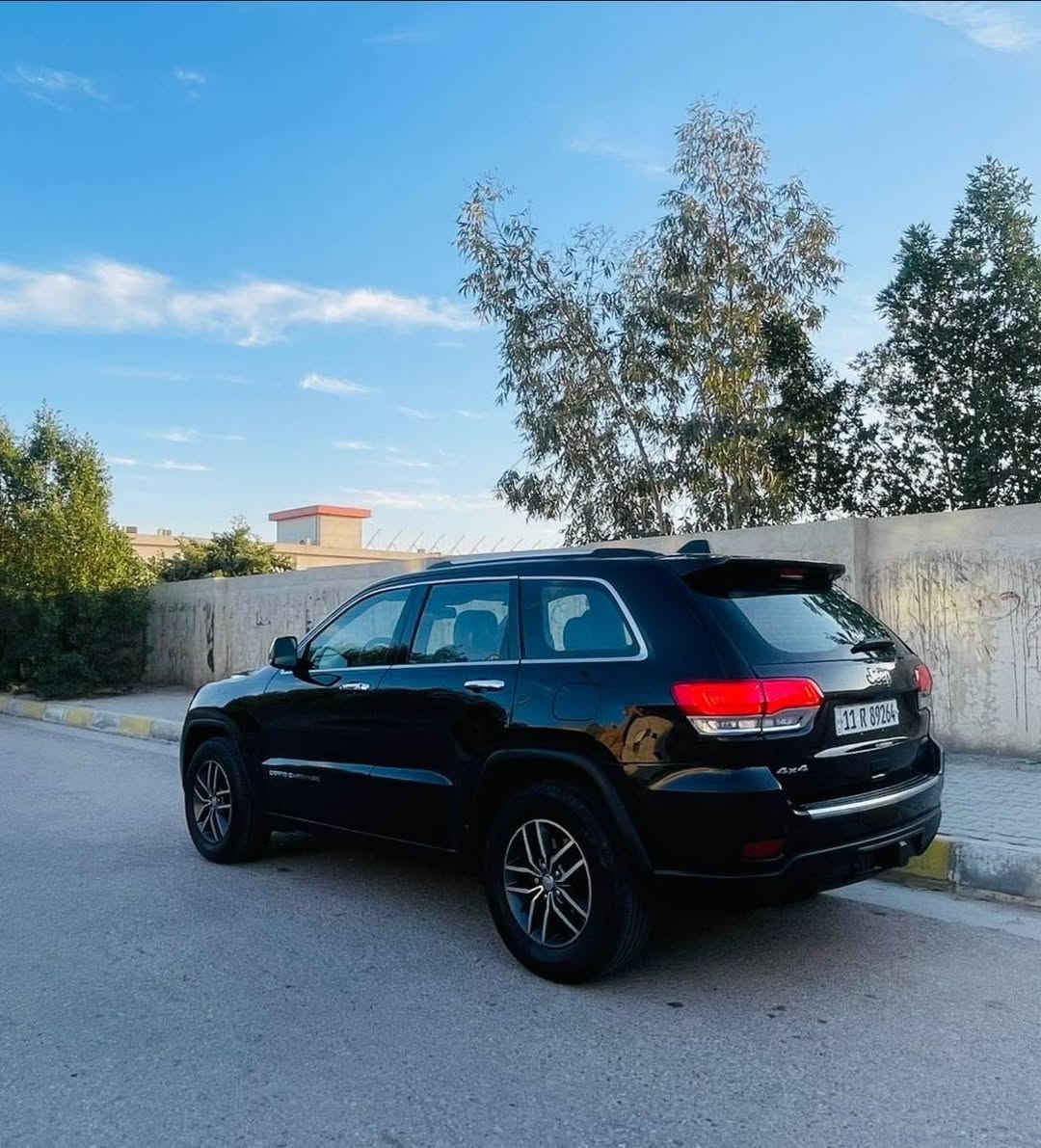 جيب 2014 رقم بغداد هزه وارقام جدد
وارد امريكي فول Lemetd
مكينه 6 سلندر 3.6
بصمه ابواب وتشغيل 
بنوراما 
شاشه كبيرة وكير طيارة
صندوق كهرباء
دمام خلفي 
كشنات جلد كهرباء وذاكره بالكشن
ستيرن كهرباء وشفتات ستيرن
تدفئه تبريد بالكشنات
اشاير بالمري ومري قلاب

حادثها بسيط موضح بالصور وسونار مرفق
السياره جديدة وجاهزه ماشيه 130
مكانها كربلاء
السعر 183
***********
