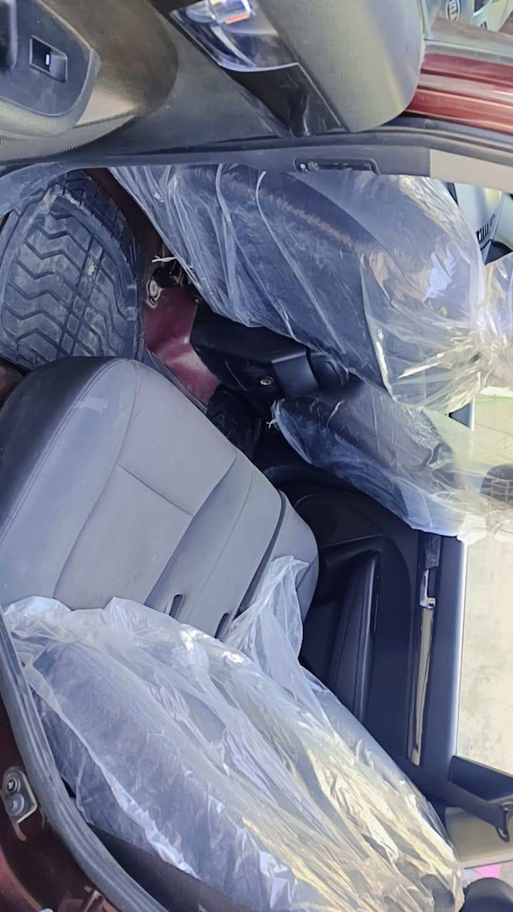 السلام عليكم
كيا سورينتو رقم بغداد باسمي سنويه لل 31/ موديل 13 امريكي جيدي آي كير كفاله مكينه قبل 20 يوم من شاده  تخم تاير حداديه  بيها قطعتين جهة السايق باب وجاملغ امامي بدون دواخل  موجود السونار عنوان بغداد الدوره هو رجب 
السعر 130 وبيها مجال
***********
