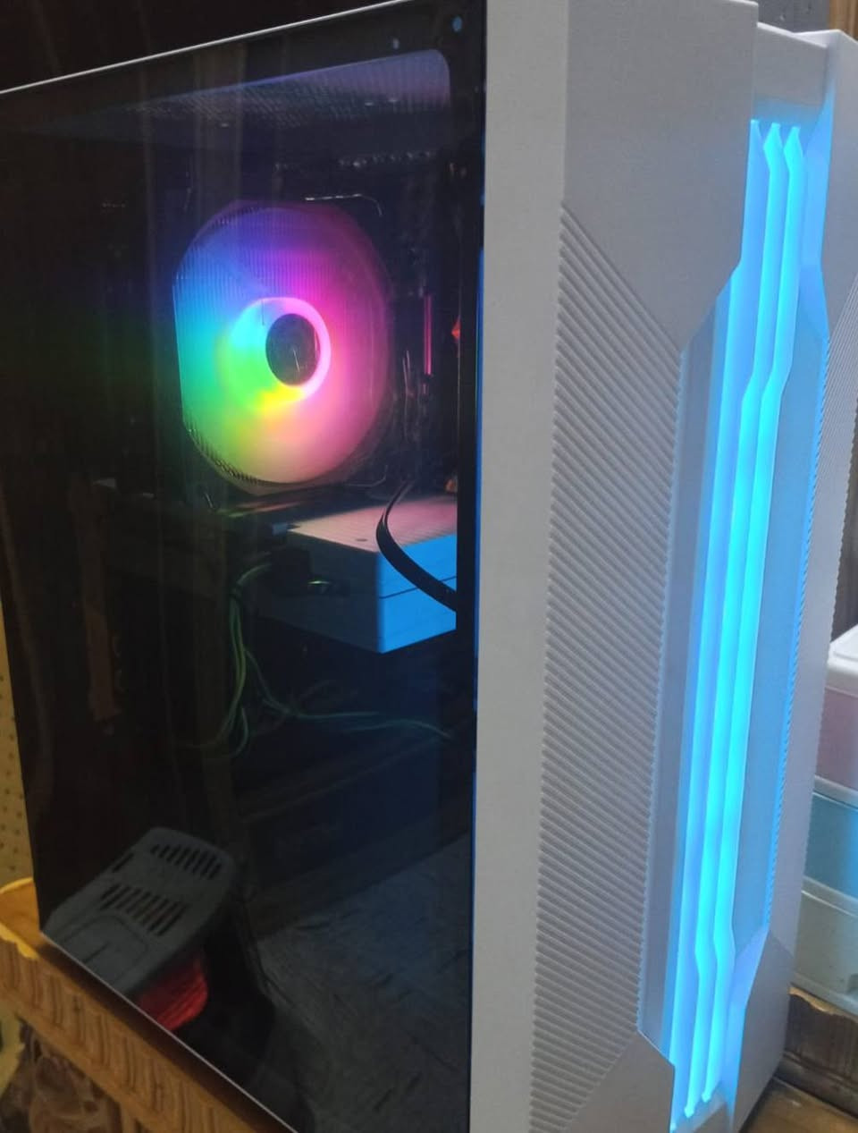 تجميعة للبيع مكاني موصل لايوجد توصيل هاي مواصفاتة
مع يوبي اس 1500من شركة كومبو رايسنك بعدة بضمانه صارلو 2شهر
CPU E5 2680 V4 2.4GHz جديد

المعالج تقريبا بقوه i5 gen 11  BORD X99  جديد 
FAN GASS 
RAM 16 GB 3200mhz  
SSD m.2 240 GB 
HDD 500 GB توشيبا الاصلي 
Rx 580 GB white
PS 600W 
Cace white
مع كامل الملحقات ويا كيبورد وماوس عادي 
السعر 500 وبي مجال بسيط مايعجبك اعبر


**إذا كنت صاحب هذا الإعلان وتريد حذفه لأي سبب، رجاءا أرسل رسالة إلى الدعم الفني**