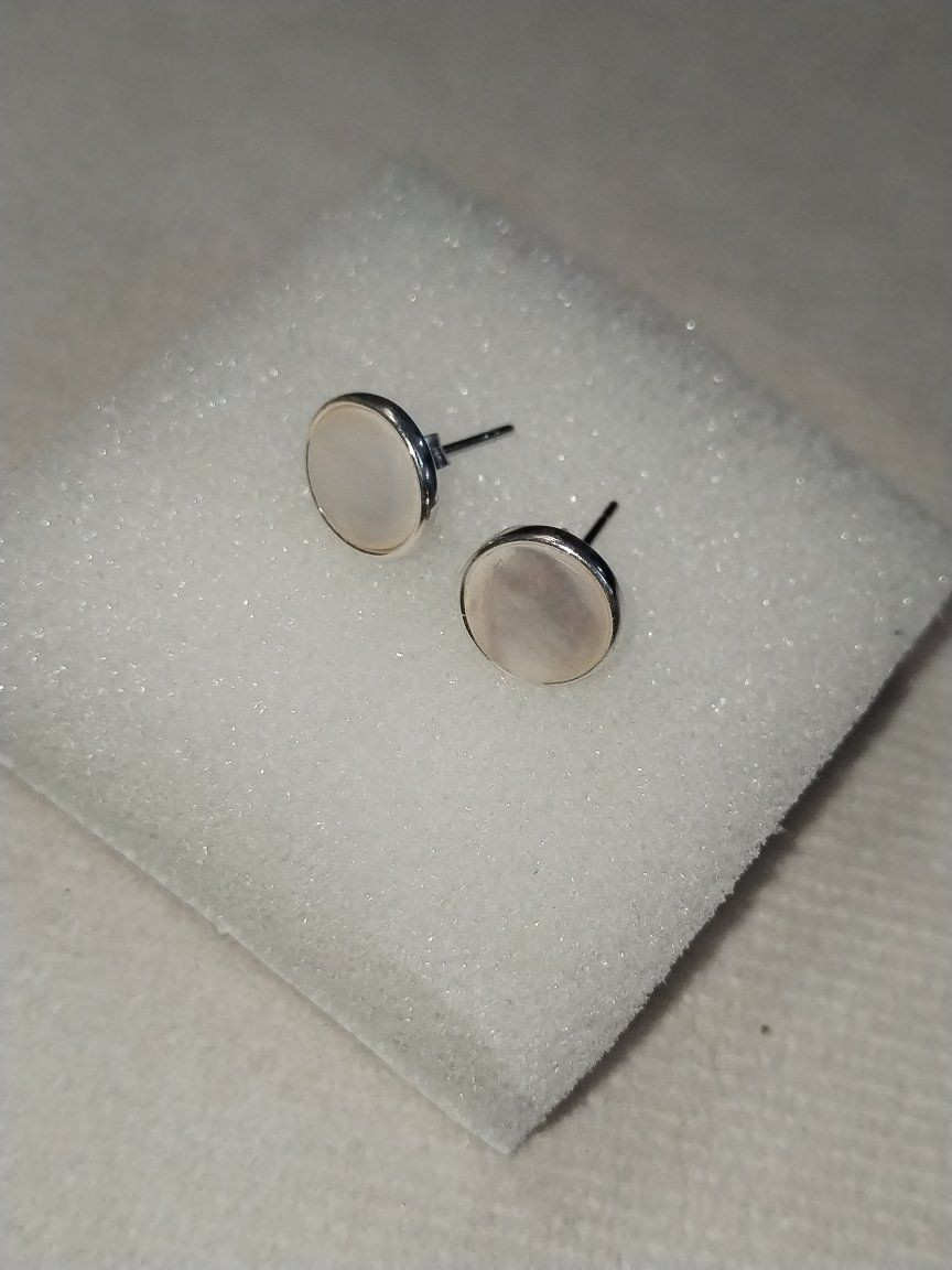 تراجي فضه عيار 925يوجد توصيل


**إذا كنت صاحب هذا الإعلان وتريد حذفه لأي سبب، رجاءا أرسل رسالة إلى الدعم الفني**