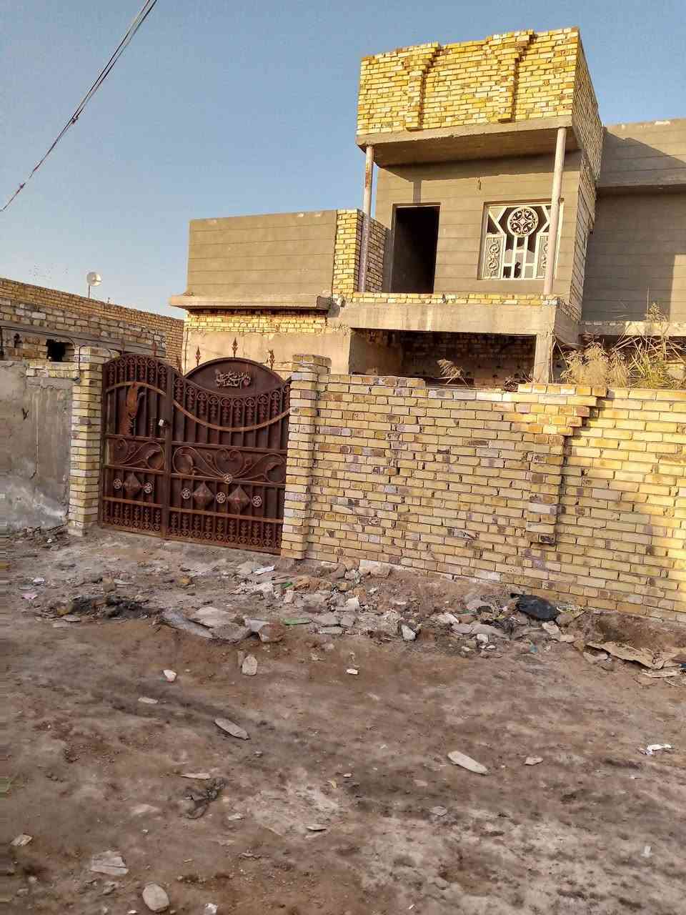 ليت زراعي 240م سند 25مرقم خلف حي الحضارة قرب الصيطرة 80م عن التبليط عبر المشروع
طابقين  سقف مسلح 4غرف نوم صالة استقبال مطبخ صحيات داخلية وخارجية يحتاج ترميم حديقة كراج السعر والاستفسار الاتصال

***********
