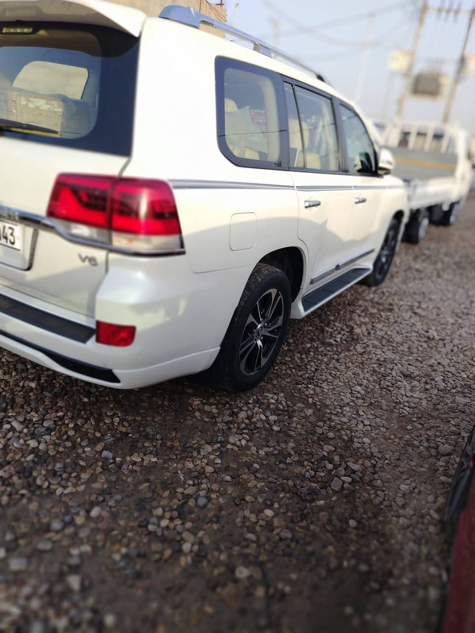 لاندكروزر ١٧ ساز سيارة مكفوله عده بارد جنطه خلفيه قليل قضاء الصويره ***********
