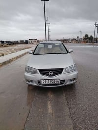 ٢٠١١ • عادي • ابيض