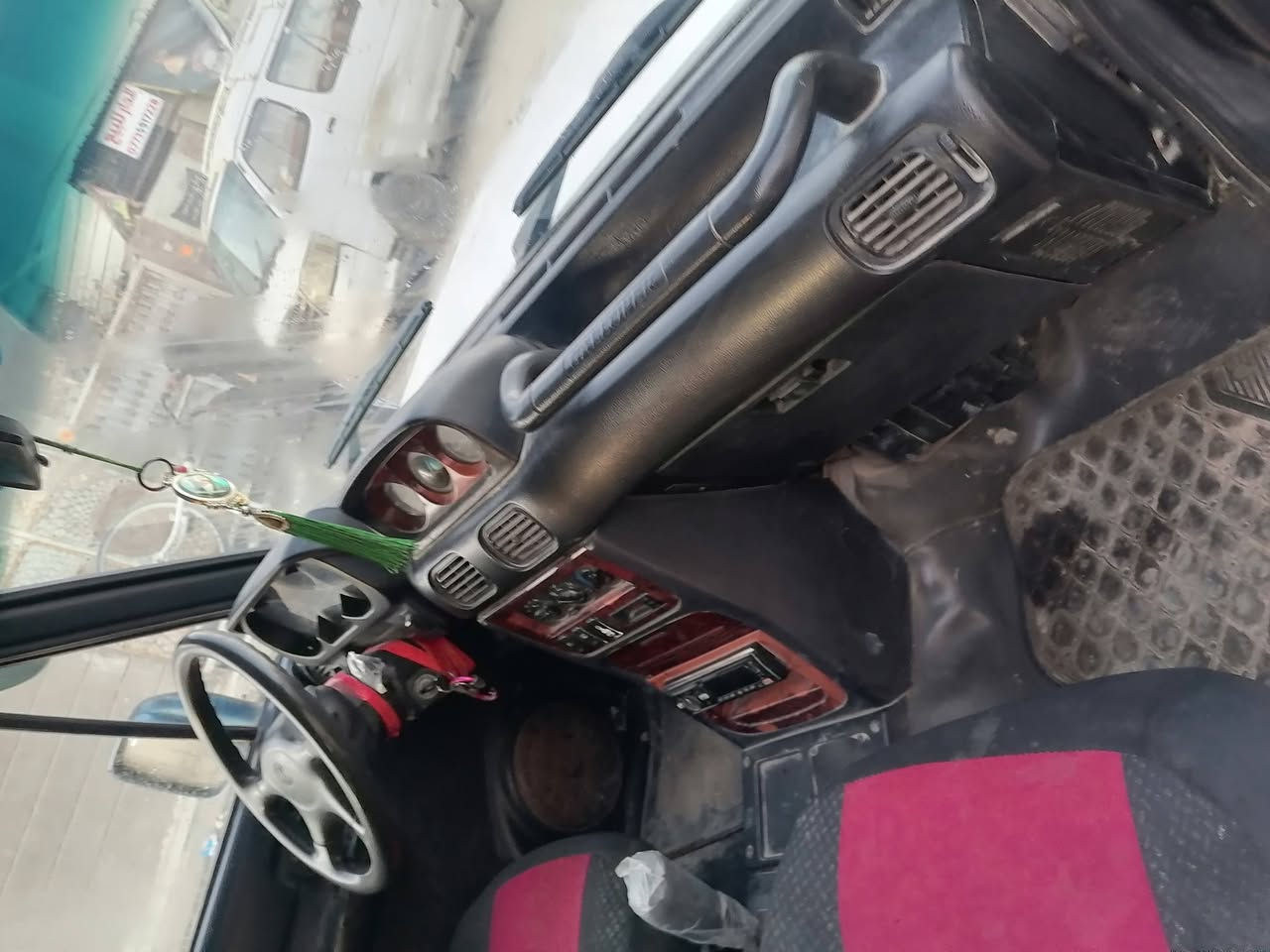 كالوبر موديل 99 مكينه ففتي ثلتالاف مكفوله كير اكسن مكينه  بسمي لعنوان حيطارق ***********

