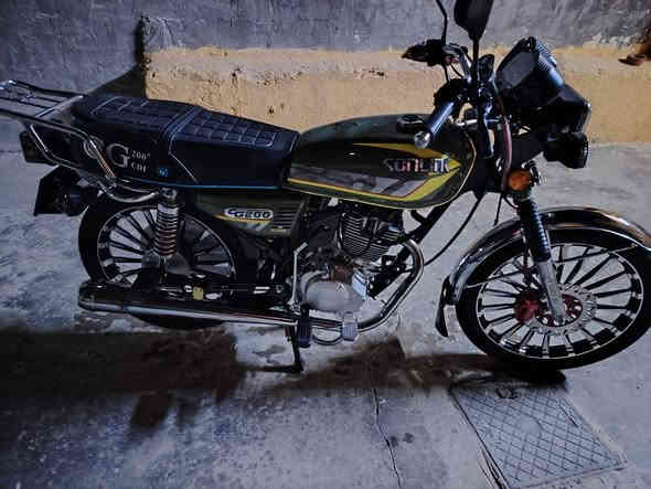 سلام عليكم 
سونك موديل 2025 
دراجه لوك.جديده صاله شهر نازلة من رمبه 
ماشيه 1000دراجه زيرو بمعنه.كلمه كفاله عامه من شخط وزلغ سعر 850قفل قفل قفل لتعاملني العنوان بغداد زعفرانيه 
***********
متواجد واتساب فقط
