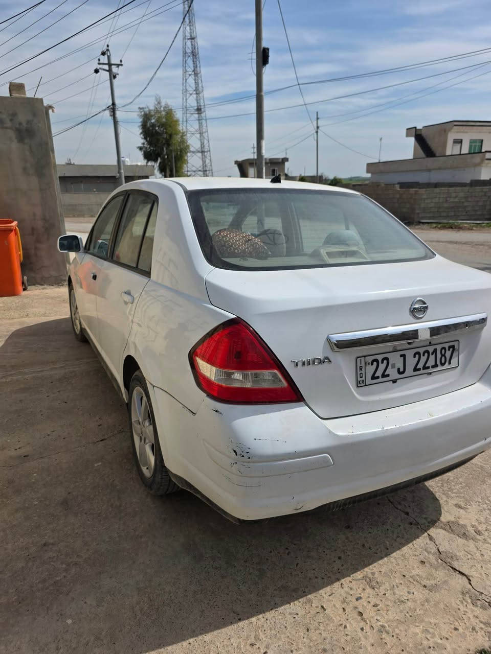 نيسان تيدا ٢٠١٢ بى بوياغ يةك دوو جيي ساردة كوتة ١٨١ هةزار رويشتيه سنوى نوي كيرو مةكينة بةشةرتة 

١٠٧ كةميك مةجال
شوين دةوروبةرى هةولير 
*********** أربيل, العراق
