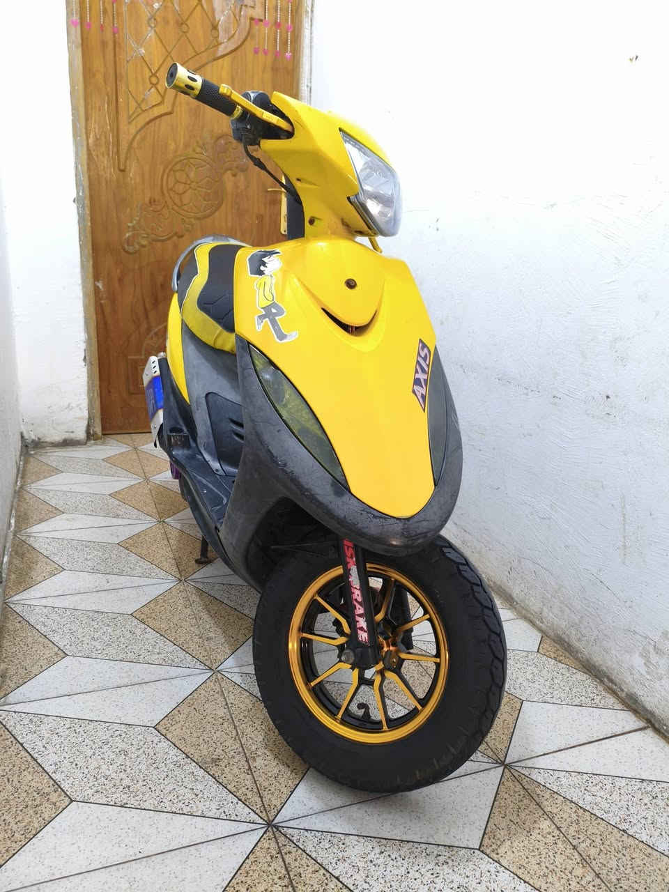 ماكس ياباني جديده كلها شغاله سلف هندر اشاير سكنات ما مفتوحه مشي نهضه خير من الله  بوشه 49 ابلاديه كلها امزوده لايت عالي وناصي ابو الفان قطره قبق افلاوين ويلكب وتايرات توني شادهن اصابع ابريك كشن يدات كابريته اصليه وتجي واتشوف كفرات اصليه حواضن اصليه ما بيها اي نقص مكان حيانية شارع السيد سعر 650 رقم ***********
