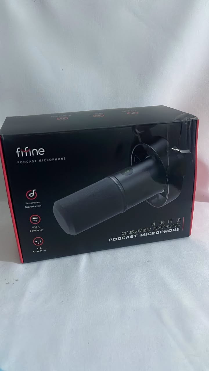 1️⃣ مايك الكاستنج الاحترافي (Fifine K688):
 مايك داينامك (Dynamic) عازل ممتاز لصوت الهوسة، الكيبورد، أو صوت المكيف والشارع.
 يشتغل بنظامين: USB (تلقائي على البي سي أو الموبايل) ويشتغل XLR (للميكسرات الاحترافية).
2️⃣ الستاند الهيدروليكي الناصي (Fifine BM88 Low-Profile):
 ذراع مايك احترافي يمتد تحت الشاشة، مظهر راقي جداً وما يغطي على وجهك بالتصوير أو الستريم (سعره وحده جديد بالشركات بـ 70 ألف).
🔹 الحالة: نظيف جداً وبحالة الوكالة (الكراتين موجودة للقطعتين).
🔹 السعر الكلي للقطعتين: 150,000 دينار اما اذا مفرد المايك ب85 و الستاند ب65 (وقابل للتفاوض البسيط للجادين).
🔹 الموقع: [بغداد / الكاظمية ]
المهتم والجاد يتواصل وياي على الواتساب ***********ومتواجد للإجابة على أي استفسار.
