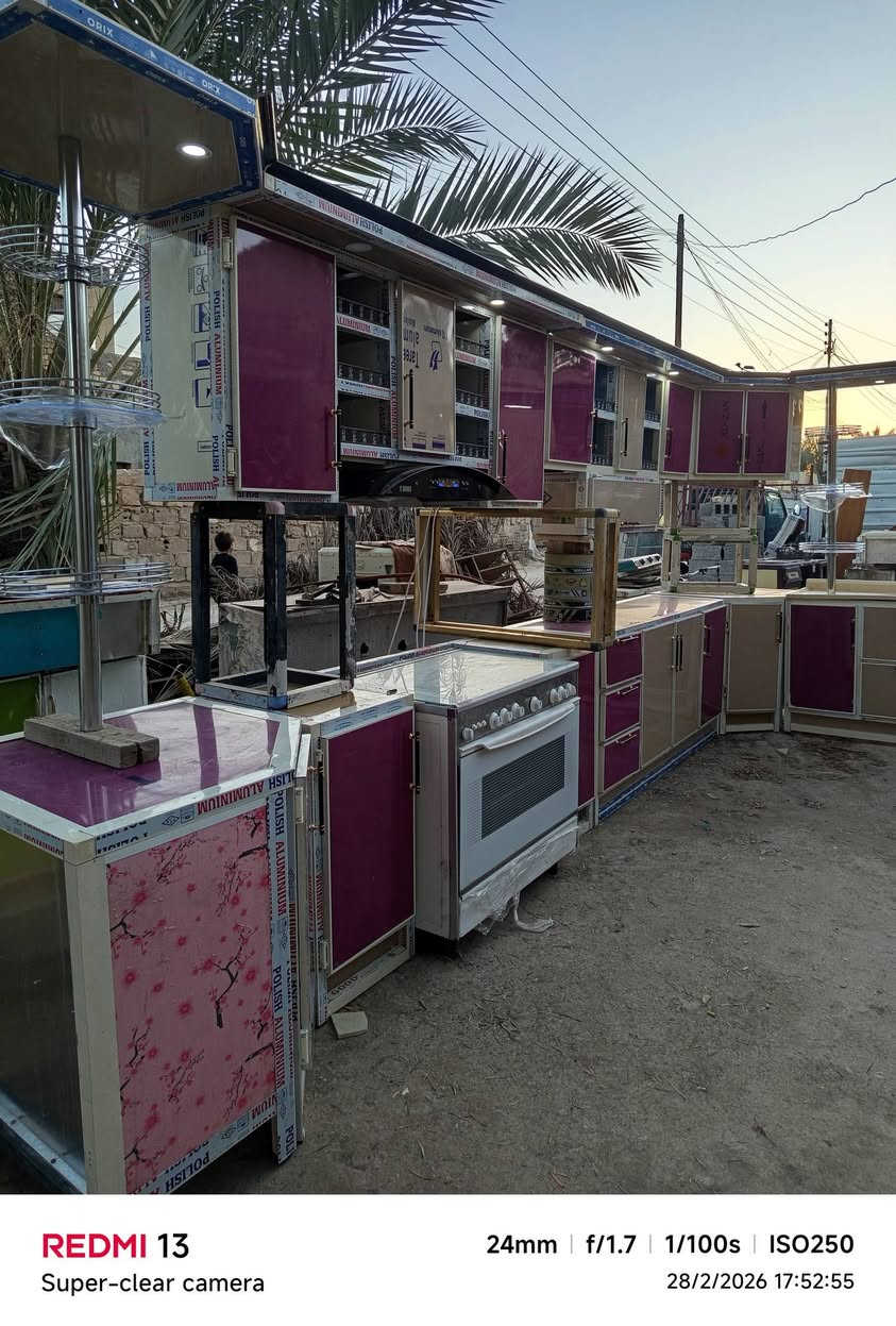 كاونتر 11 قطعه 9 متر 
مع طباخ كريازي وشافطه 
شغل فصال سعر 1200
توجد خدمة توصل بكرو
الشراي يراسل الصفحة أو يتصل *********** أو وتساب
