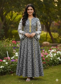 لارج • اكس لارج • ملابس