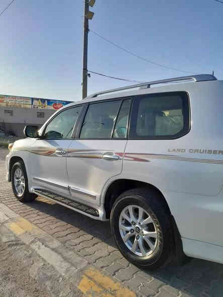 السلام عليكم..
لاندكروز بريمير موديل ١٣ السياره كفاله عامه من صبغ وتبديل وشخوط محرك ٦ ماشيه ١١٣ سعرها ٣٩٥ مكانها الانبار القائم  ***********
