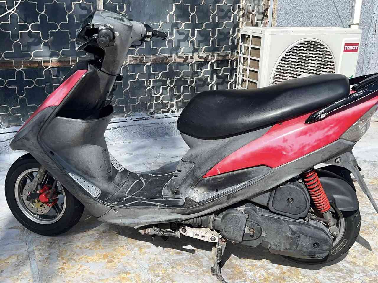 سلام عليكم عدله للبيع كامله دراجه من كلشي مكينه برغي مامفتوح بيهه اكفلهه قافله ملح مداريهه دراجه دهن بانزين. بيهه ويل نجمه اصلي شيال اصلي قطرت دهن قطرت اكسل شلعه معدل تخبل الدراجه. ابيع ويه لويل وبدون ويل عادي سعر 950. مكاني بغداد عامريه رقمي ***********
