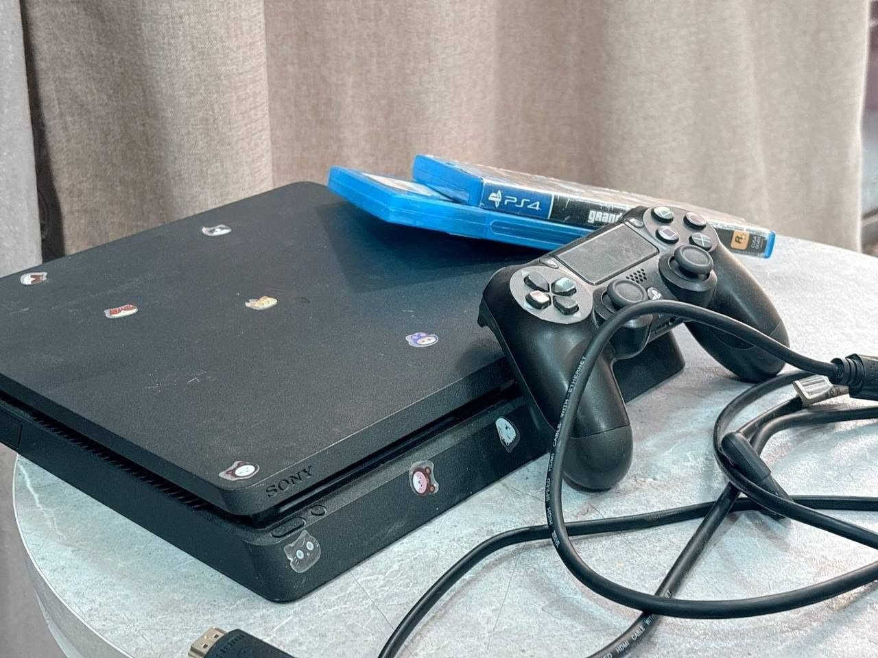 سلام عليكم 
بلي فور كلش نضيف ما مفتوح 
يجي كامل ملحقاتة او يدة وحدة او قرصين GTA او god of four او كارتونتة سعرة 260 او بي مجال او(مراوس ب دراجة بطة اى مبايل)


**إذا كنت صاحب هذا الإعلان وتريد حذفه لأي سبب، رجاءا أرسل رسالة إلى الدعم الفني**