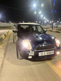 سلام وعليكم.. ليفان 320 ..  سيارة حلوه و احلى من الصورة السيارة بأسمي ...