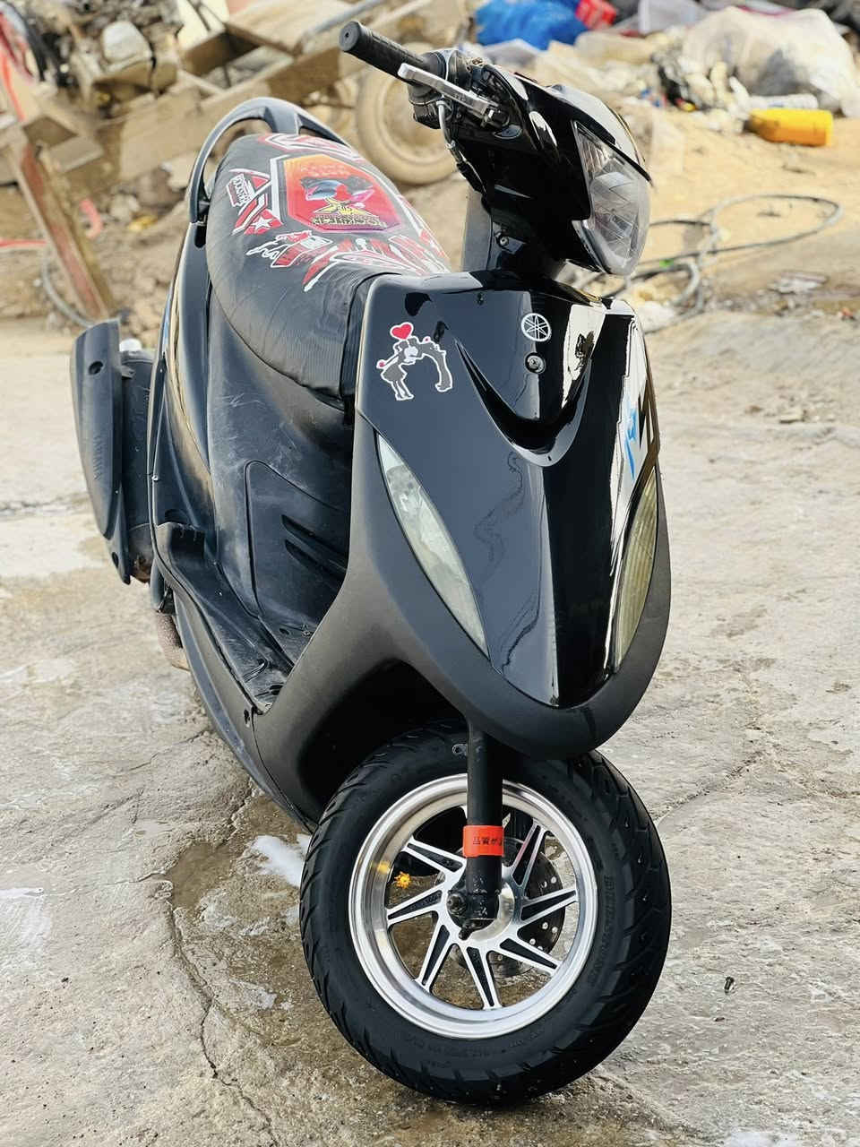 السلام عليكم شباب 🫡# مكان حله شارع 80
الانتصال على الرقم (( ***********)) بي واتساب 

    السعر ((525 )) وبيها مجال لشراي 

دراجه ماكس عدله للبيع موديل 2007 ياباني🖤

الدراجه خير من الله كفرات ختم واحد مكينه  نضيفه حيل 🖤🖤تايرات جلاتيني مع ويل نجمه الثقيل رياضي🖤 

🖤دبل رياضي امامي خلفي سلف رياضي 

🖤صالنصه FM.  الاصليه
