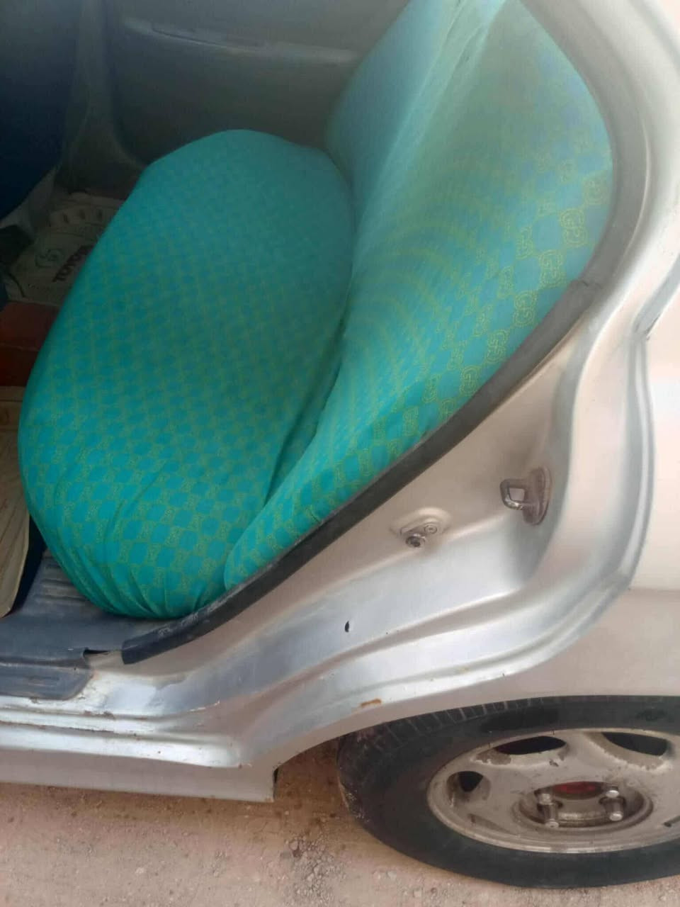 سوناتا وفود للبيع بدون مالك مكينة تبخر كير نظيف بدي جديد بدون صبغ بلاد شركة بيها معاملة كاملة بس قرص مابيها دخول طريبيل ومسجلة يدوي رقم ألماني تفيد الفقير يجفت ويشتغل على باب الله سعر ١٥٠٠  متواجد ***********
