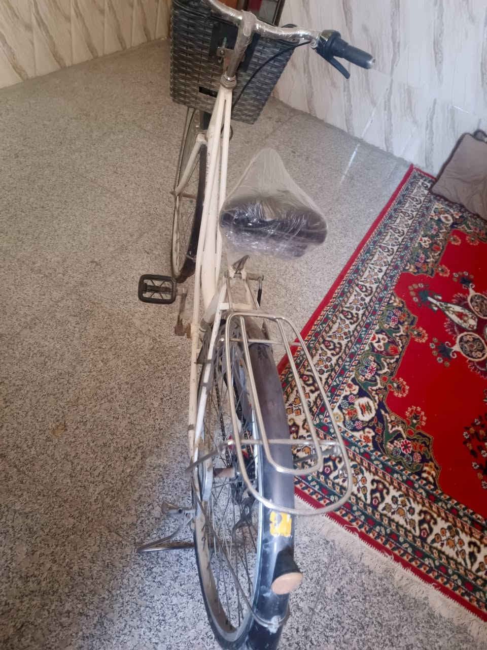 سلام عليكم باسكل البيع عكرب جديد مامستعمل جان بل مخزن وهستوني طلعته اي نقص مابي عكرب ب 60 الف وبي مجال مكاني كربلاء حي عباس رقمي بي بس وتساب ***********
