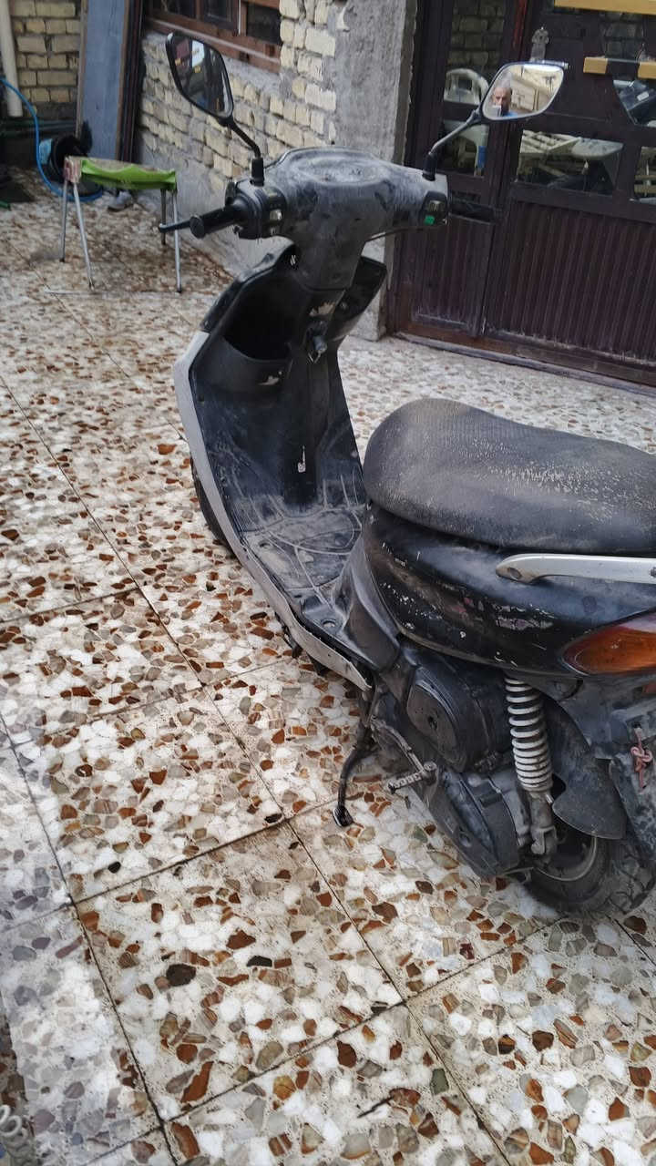 دراجه ماكس للبيع دراجه كلها شغاله ونظيفه ماعدهة بيها دخانه بيضه 250 بغداد الشعب شارع  الصحه ***********
