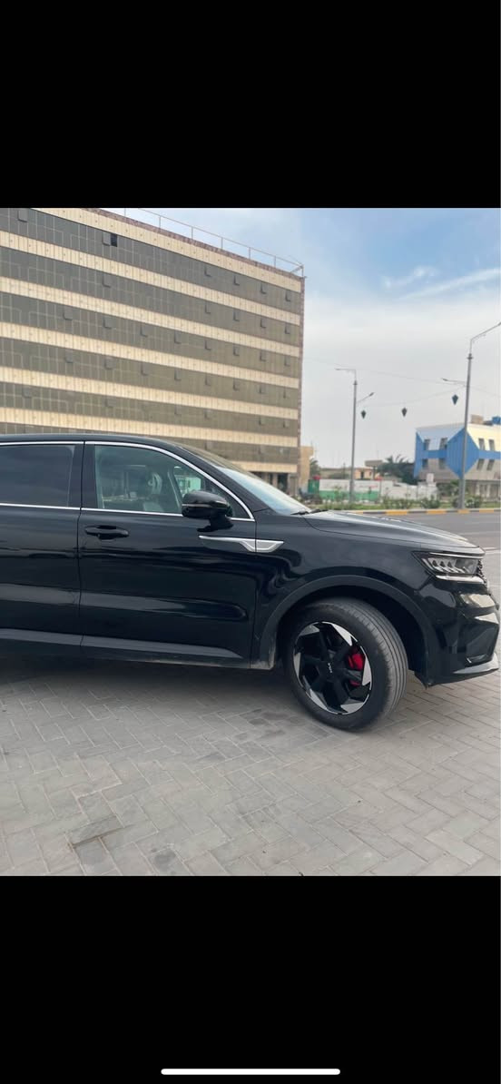 سلام عليكم ، سورنتو 2021 وارد امريكي ، السيارة جديده ونضيفه ماشيه 96,km , العنوان البصرة ، السعر 215 وبيها مجال . موجود على هذا الرقم .*********** البصرة, العراق
