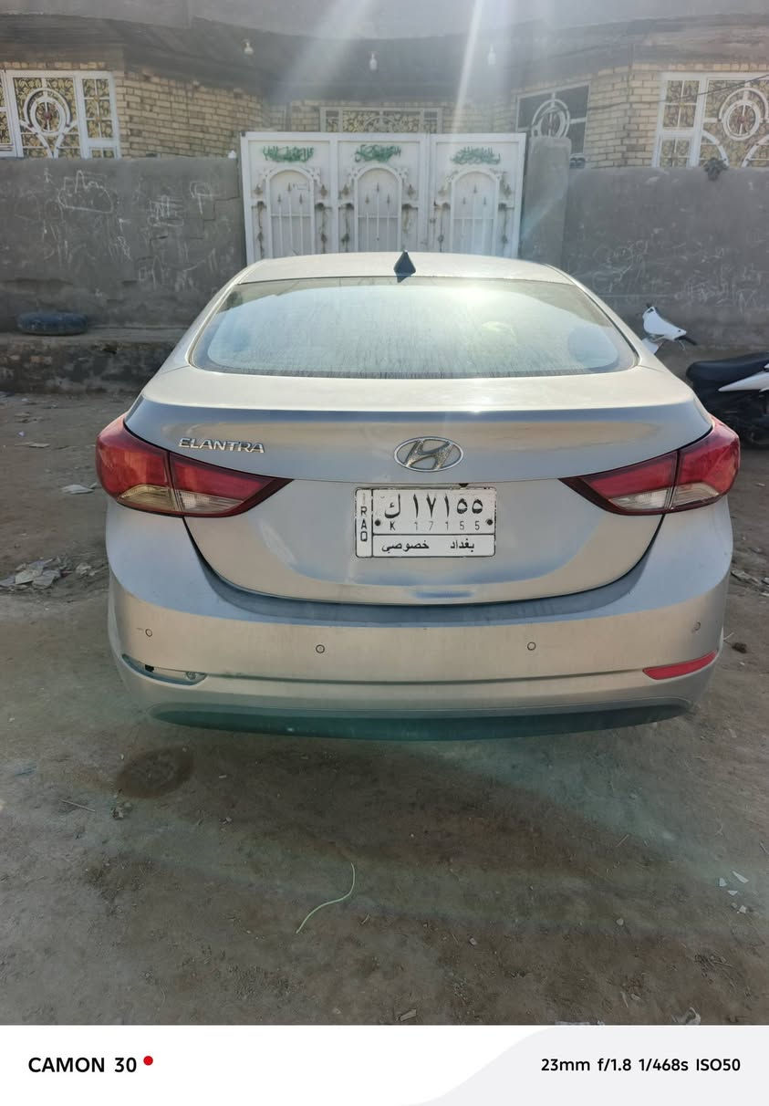 سلام عليكم الانترا خليجي موديل ١٥ سياره بيه ثلاث قطع صبغ بدون دواخل محرك دوش سياره جاهزه ما ينقصه شي تبريد ثلج ٩٠ وبين مجال مكان واسط   ***********
