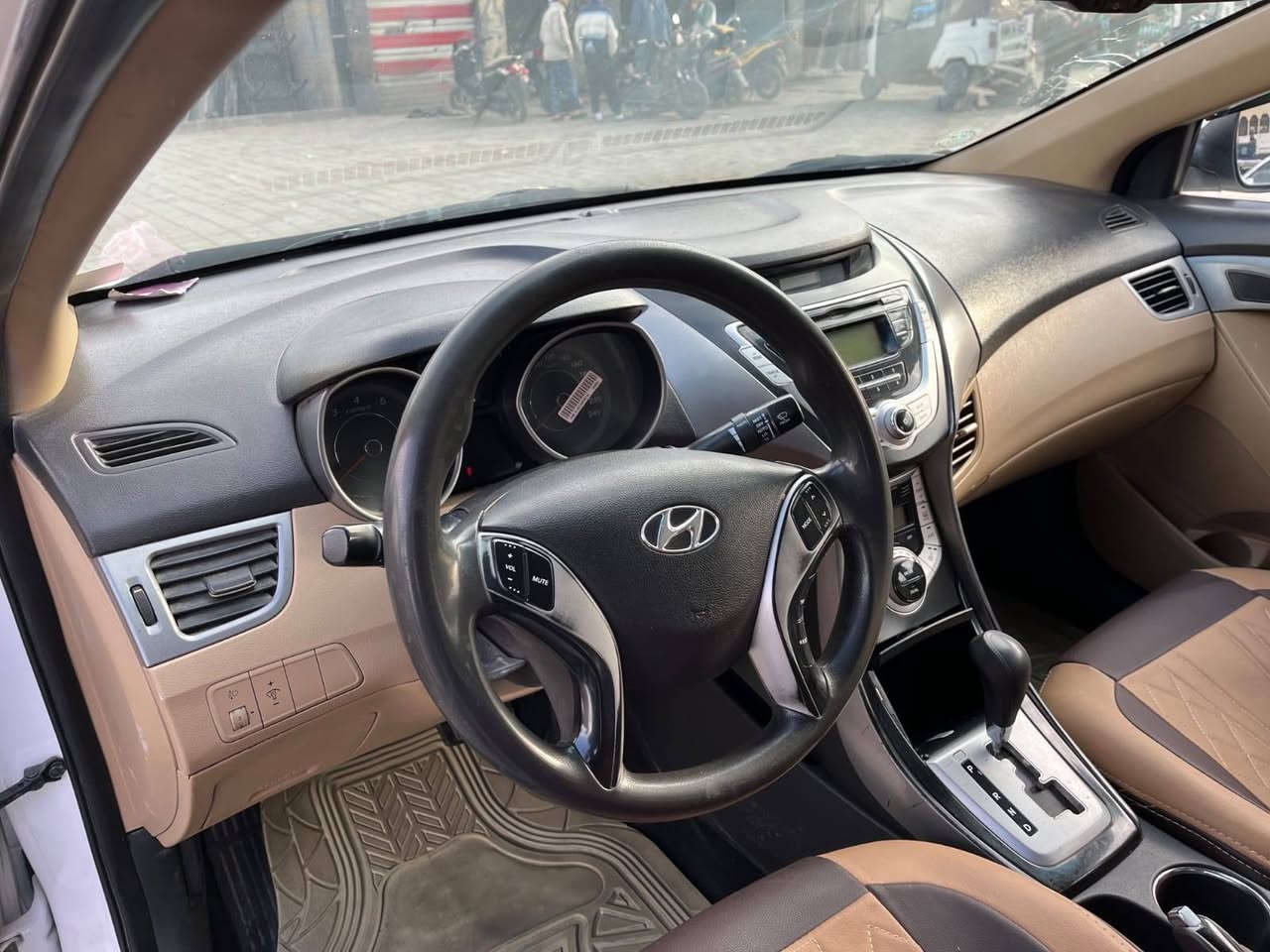 النترا خليجية ٢٠١٢ كامل مواصفات مبدل باب خلف السائق وجاملغ بي صبغ  ومكينه مفتوحة السعر ١٠٠$
***********
