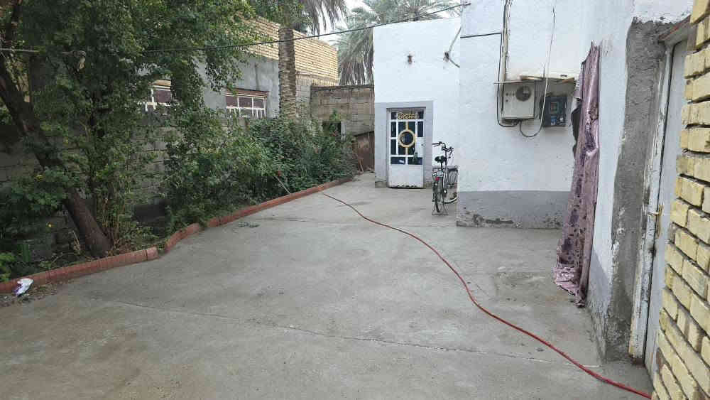 ياالله
السلام عليكم
بيت +مشتمل البناء بلوك  للبيع 
العنوان حي الساده مقابيل التانكي. يتوفر كافة الخدمات ماء كهرباء انترنيت ضوئي تبليط لباب البيت 
المساحه 400. طابو زاعي سند 25
البيت يحتوي ع غرفتين نوم +هول +مطبخ +استقبال +مجمع صحيات +حديقه 
المشتمل غرفة نوم +هول +مطبخ +مجمع صحيات
للأستفسار ***********
السعر 70 وبي مجال حلة, بابل
