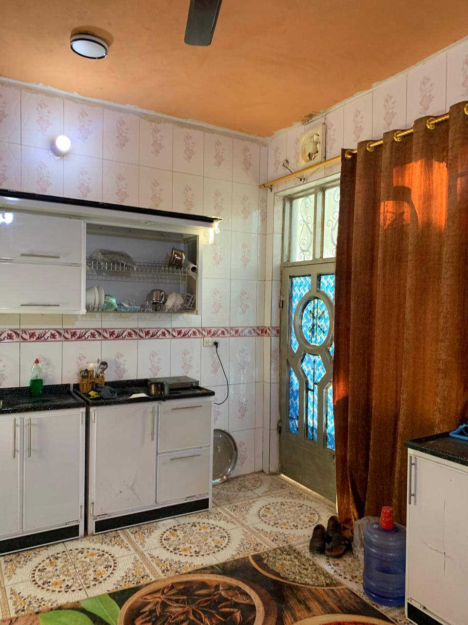 السلام عليكم
دار للبيع في منطقه الزهراء حي الحسين 

مساحه 150م على خضراء طابقين 

بناء فول متعوب عليه 

للستفسار 
واتساب 
***********
