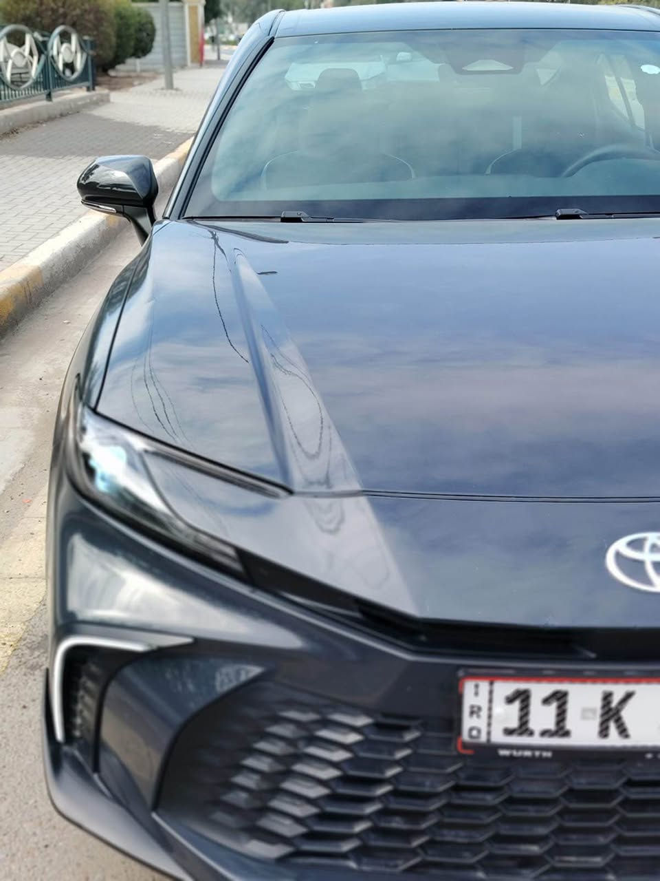 يالله
تويوتا كامري se   2025 ♻️
السيارة  مرقمه بغداد 

‏Toyota Camre   HEV 2025 ♻️هايبرد

لون السياره :سموك )مميز اللون الجديد 🩶

عداد المسافه 7000 mi زيرو 

بلد المنشأ : اليابان 🇯🇵 وارد امريكي 🇺🇸

سعة المحرك 2,5L هجين انسى شي اسمه صرف بانزين

مقاعد جلد ابيض اسود 

عدد 12 AIR BAG

شاحن موبايل اصلي (وايرلس)

رادارات جانبيه

شفتات ستيرن 

لد امامي ليلي ونهاري

لايت زينون LED + بك لايت LED

اشاره مرايه 

تبريد قطعتين 

ويل  كب حجم 17

مفتاح التشغيل بصمة + دخول ذكي +صندوك بصمه

شاشة + كاميرا دوارة اصلية

أوضاع القيادة  Drive Mode

حساسات ضغط اطارات

تبريد شاشة مناخين منفصلين 

قطعتين تبريد

هاند بريك كهرباء 

كروس سرعه

‏ Auto Hold  أوتو هولد 🚘

انظمه القياده :سبورت ،نورمال،eco

ضرر وسونار بالمنشور بدون ايرباك بدون حالوب بدون ملاحظات بس حادث 

السعر 22,600 وبيها مجال بسيط

الموقع بغداد حي الاعلام 

للاستفسار *********** بغداد, العراق
