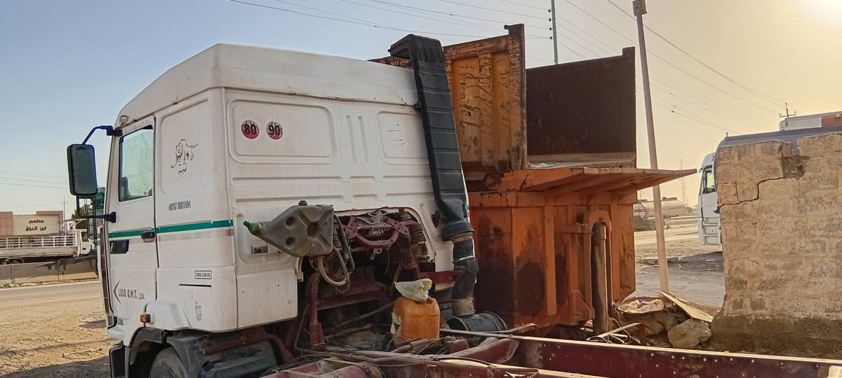 السلام عليكم للبيع رينو موديل ١٩٩٣ تحويل السعر ٤٠ ورقه وبيه مجال مسجله بل السنويه راس تريله *********** معرض ابن المدائن
