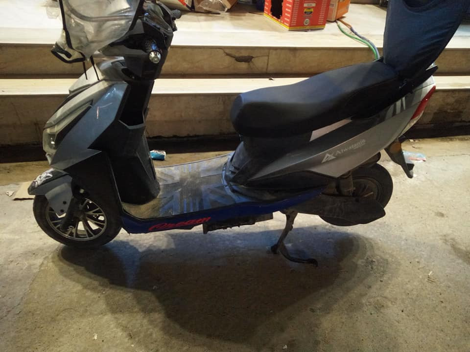 السلام عليكم للبيع ماطور شحن مواصفاتو لايت زنون عالي ناصي تثبيت سرعه 3نمر سرعتو 50 حقيقي ماطور نضيف سعرو 550بي مجال بسيط مكاني موصل ايسر  حي الفلاح الأولى والمو شراي لا يعامل عليه(((( بدون مضله ))))


**إذا كنت صاحب هذا الإعلان وتريد حذفه لأي سبب، رجاءا أرسل رسالة إلى الدعم الفني**